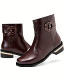 Bota Feminina Cano Curto Sola Baixa Montaria Bico Redondo Com Enfeite Metalizado Lateral  Marrom