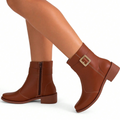 Bota Feminina Montaria Rasteira Cano Baixo com  Fivela Caramelo