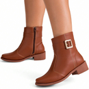 Bota Feminina Montaria Rasteira Cano Baixo com  Fivela Caramelo