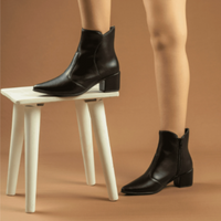 Bota Feminina Salto Médio Bico Fino Cano Curto Preta