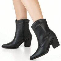 Bota Feminina Texana Wester Country Lisa Bico Fino Cano Curto e Salto Médio Grosso Preta