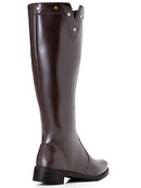 Bota Marrom Montaria Cano Alto Salto Baixo Bico Redondo e Tachas 