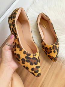 Sapatilha Bico Fino Animal Print Pelinho Oncinha