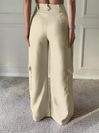 Calça Cargo Pantalona de Alfaiataria com Bolsões Laterais | Elegância e Versatilidade