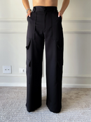 Calça Cargo Pantalona de Alfaiataria com Bolsões Laterais | Elegância e Versatilidade