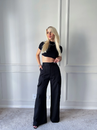 Calça Cargo Pantalona de Alfaiataria com Bolsões Laterais | Elegância e Versatilidade