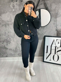 Casaco Teddy Curto com Botões | Estilo e Conforto para o Inverno