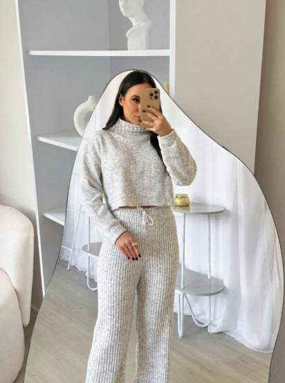 Conjunto Feminino Pantalona e Blusa Gola Alta em Mousse Tricot | Elegante, Quentinho e Sofisticado