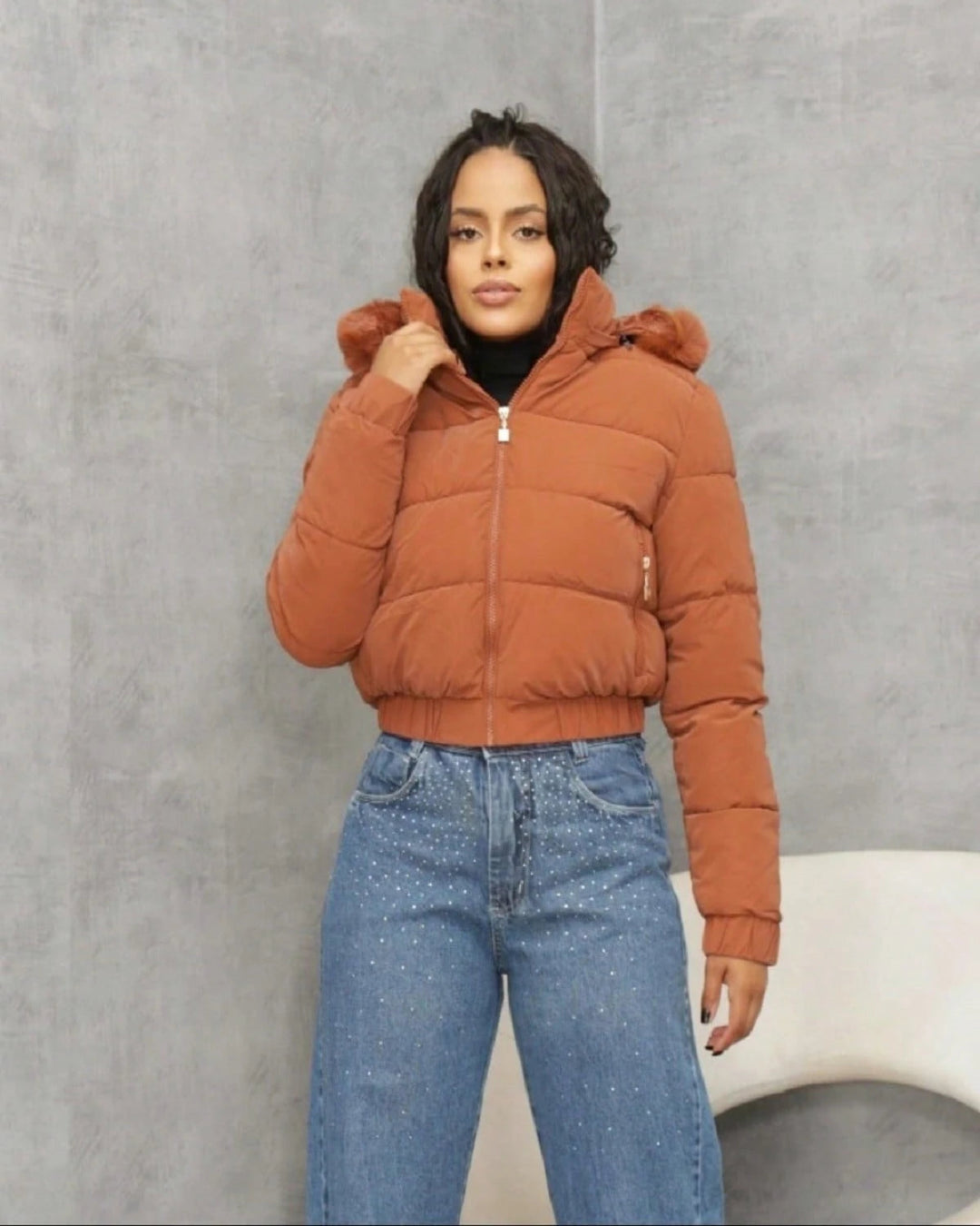 Jaqueta Feminina Puffer Peluciada e Touca Removível Marrom