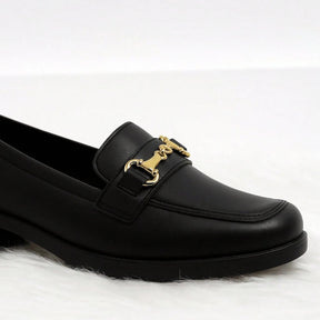 Mocassim Feminino Bico Quadrado com Corrente Metálica Preto