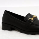 Mocassim Feminino Bico Quadrado com Corrente Metálica Preto