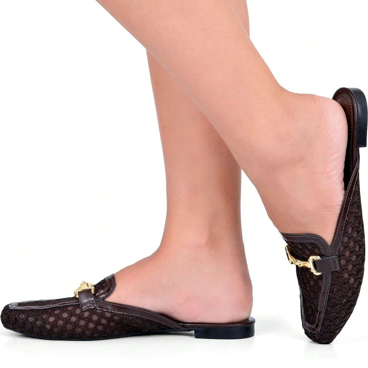 Mule Feminino Bico Quadrado Material Natural e Enfeite Dourado Marrom