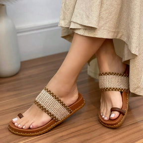 Papete Feminina De Dedo Detalhe Tressê Artesanal Caramelo