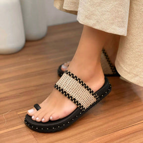 Papete Feminina De Dedo Detalhe Tressê Artesanal Preta