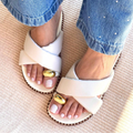 Papete Feminina Estilo Birken Tiras Macias e Detalhe no Dedo Branca