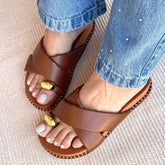 Papete Feminina Estilo Birken Tiras Macias e Detalhe no Dedo Caramelo