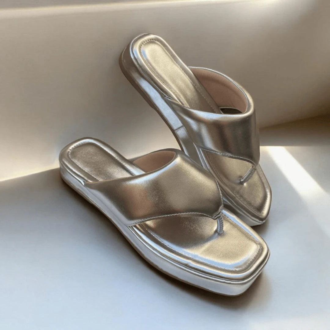 Papete Feminina Flatform Modelo Chinelo De Dedo Prata