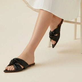 Rasteira Feminina Bico Folha Confortável Luxo Elegante Preta 