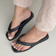 Rasteira Feminina Bico Quadrado e Tiras Macias Preta