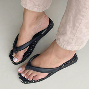 Rasteira Feminina Bico Quadrado e Tiras Macias Preta