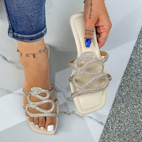 Rasteira Feminina Calce Fácil Cobra com Strass Branca