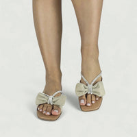 Rasteira Feminina com Brilho e laço e Palmilha Confort Bege