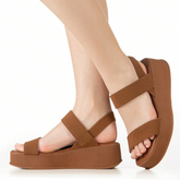 Sandália Feminina Plataforma Flatform Calce Fácil com Tiras em Elástico Caramelo