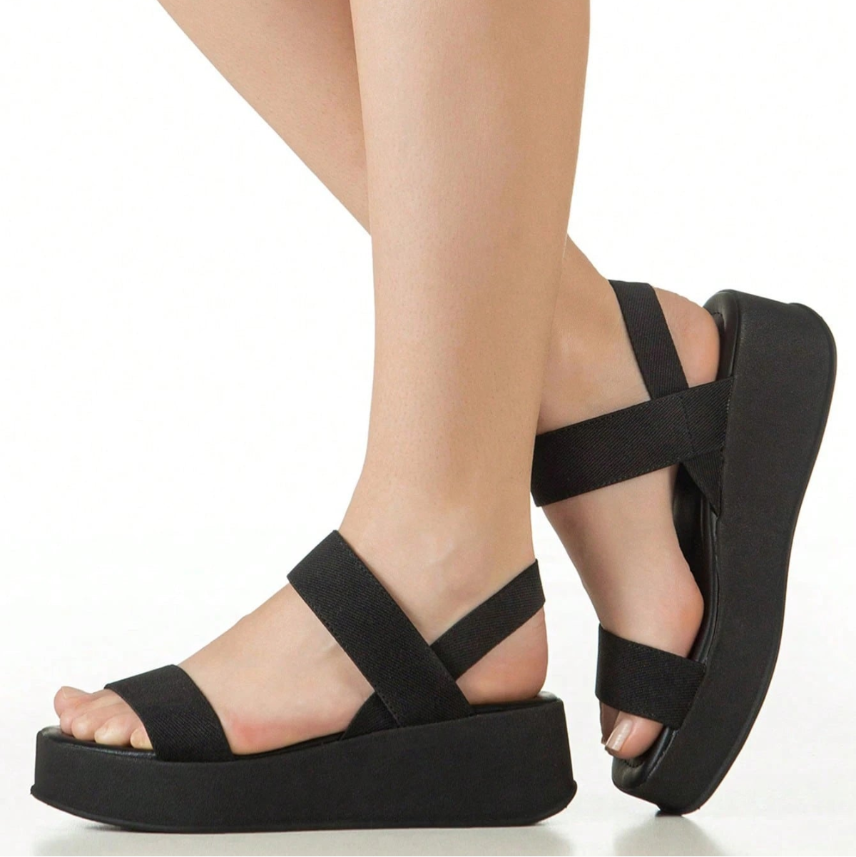Sandália Feminina Plataforma Flatform Calce Fácil com Tiras em Elástico Preta