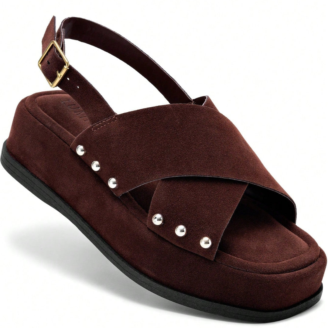 Sandália Feminina Plataforma Flatform Camurça com Rebite Marrom