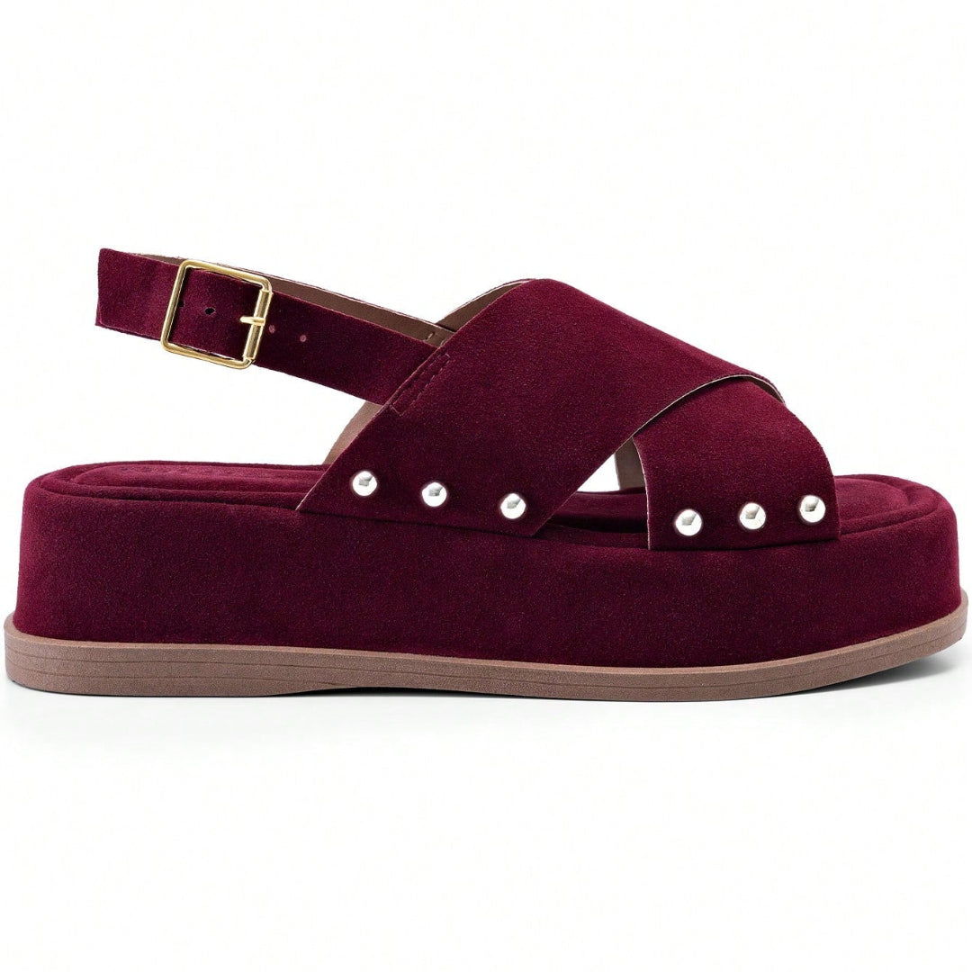Sandália Feminina Plataforma Flatform Camurça com Rebite Marsala