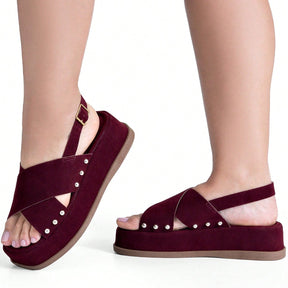 Sandália Feminina Plataforma Flatform Camurça com Rebite Marsala