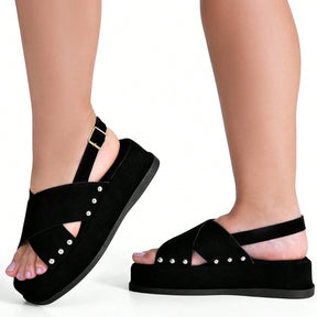 Sandália Feminina Plataforma Flatform Camurça com Rebite Preta
