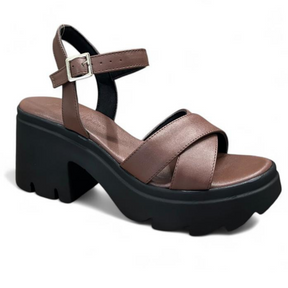 Sandália Feminina Plataforma Flatform Tratorada Sola Macia e Leve  Marrom