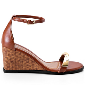 Sandália Feminina Salto Anabela Juta Bico Redondo Fivela Enfeite Metalizado Caramelo