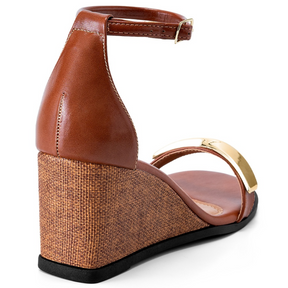 Sandália Feminina Salto Anabela Juta Bico Redondo Fivela Enfeite Metalizado Caramelo