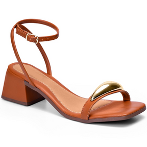 Sandália Feminina Salto Bloco Baixo com Enfeite Metalizado Caramelo