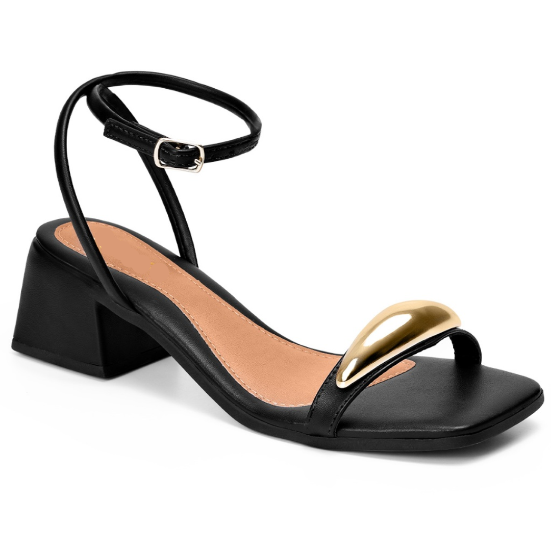 Sandália Feminina Salto Bloco Baixo com Enfeite Metalizado Preta