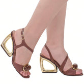 Sandália Feminina Salto Estilizado Metálico com Enfeite Marrom 