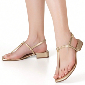 Sandália Rasteira Feminina De Dedo e Tira no Tornozelo Confortável Casual Dourada