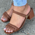 Sandalia Feminina 2 em 1 Salto Bloco e Tiras Trançadas Marrom - Use como Tamanco ou Sandália 