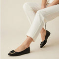 Sapatilha Feminina Bico Fino e Fivela Decorativa