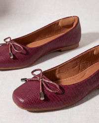 Sapatilha Feminina Bico Quadrado Lezard Texturizada com Lacinho Marsala 