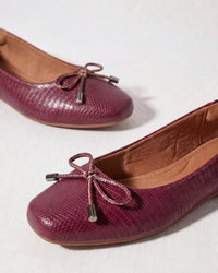 Sapatilha Feminina Bico Quadrado Lezard Texturizada com Lacinho Marsala 