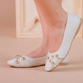 Sapatilha Feminina Bico Quadrado e Detalhes em Bolinha Off White
