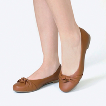 Sapatilha Feminina  Clássica Minimalista com Detalhe em Nó Caramelo