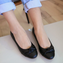 Sapatilha Feminina  Clássica Minimalista com Detalhe em Nó Preta