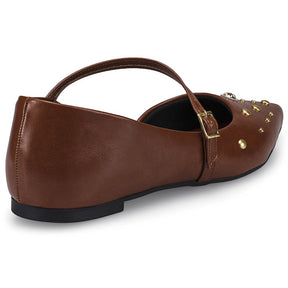 Sapatilha Feminina Mary Jane Bico Fino com Fivela e Aplicações Decorativas Caramelo