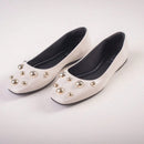 Sapatilha Feminina Mary Jane Bico Quadrado com Esferas Douradas Off White