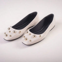 Sapatilha Feminina Mary Jane Bico Quadrado com Esferas Douradas Off White