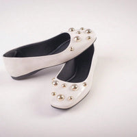 Sapatilha Feminina Mary Jane Bico Quadrado com Esferas Douradas Off White